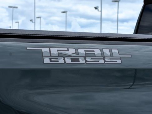 Used 2025 Chevrolet Silverado 1500 Custom Trail Boss w/ Dark Appearance Package AWD/4WD image 13