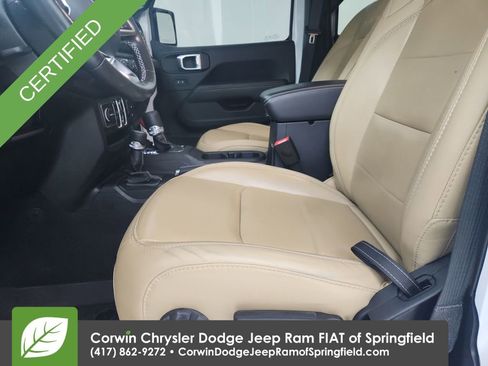 Used 2019 Jeep Wrangler Unlimited Sahara image 19