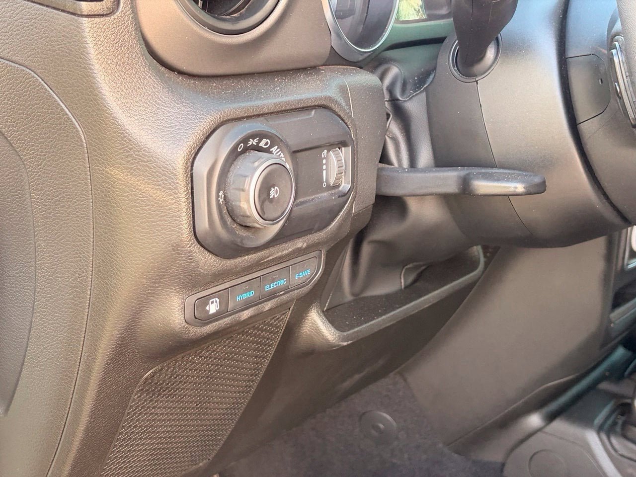 Used 2023 Jeep Wrangler Unlimited AWD/4WD image 27