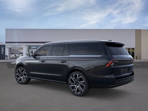 New 2026 Lincoln Navigator L Reserve AWD/4WD image 4