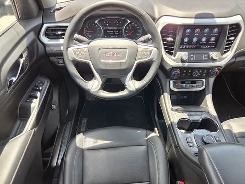 Used 2023 GMC Acadia SLT AWD/4WD image 12
