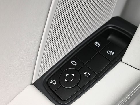 Used 2025 Porsche 911 Carrera image 17