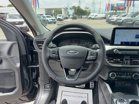 Certified 2022 Ford Escape SEL AWD/4WD image 33