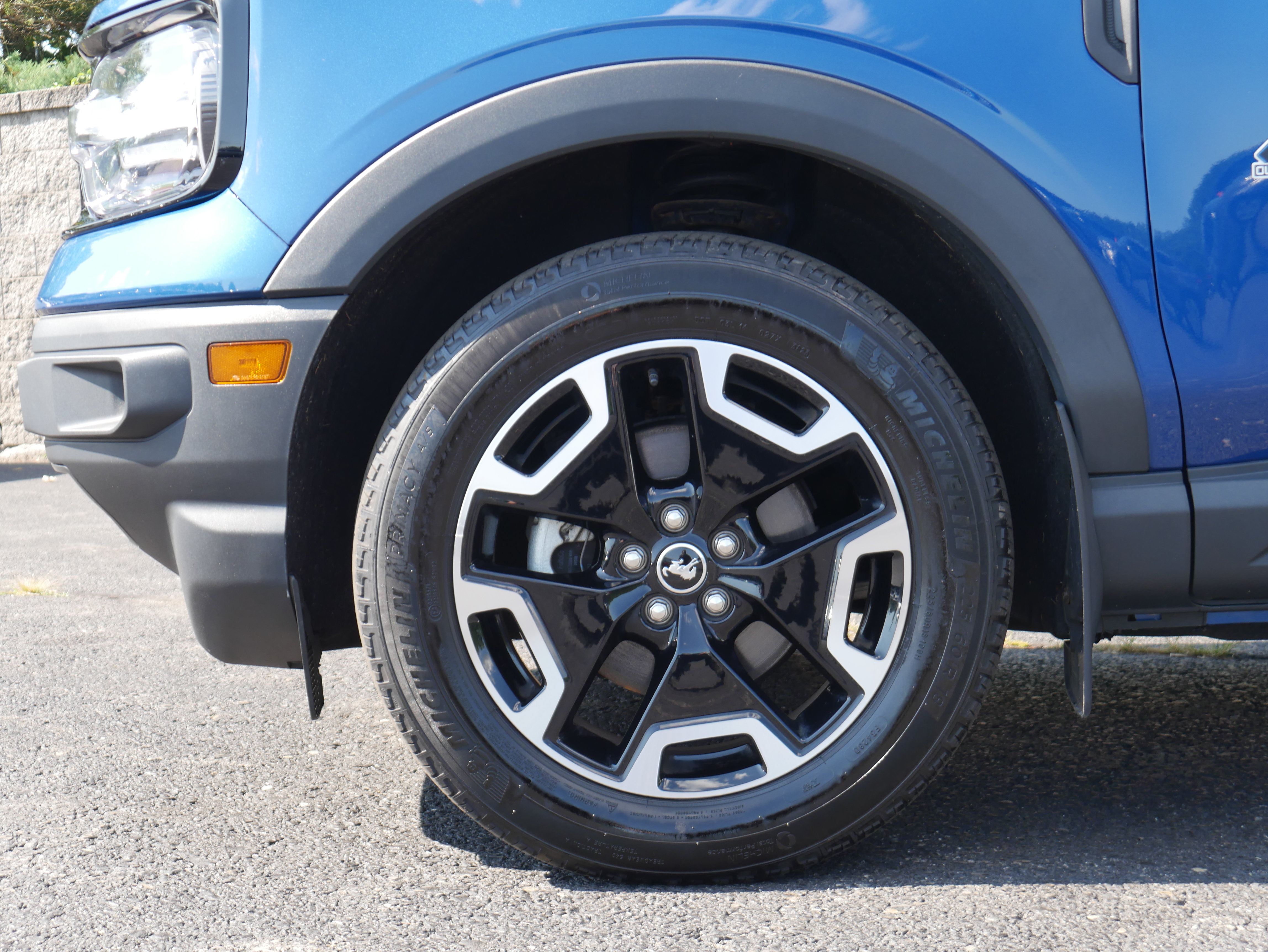 Used 2023 Ford Bronco Sport Outer Banks w/ Tech Package AWD/4WD image 11