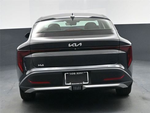 New 2025 Kia K4 LXS image 13