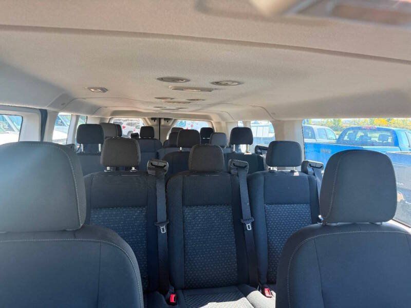Used 2023 Ford Transit 350 XLT RWD image 21