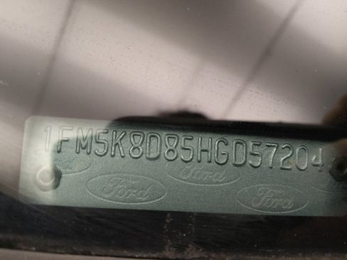 Used 2017 Ford Explorer XLT image 33