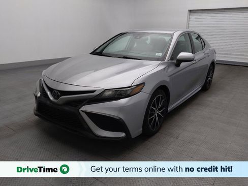 Used 2021 Toyota Camry SE image 1