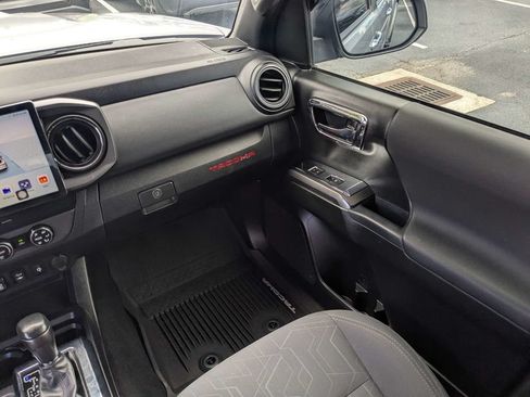 Used 2019 Toyota Tacoma TRD Sport RWD image 15
