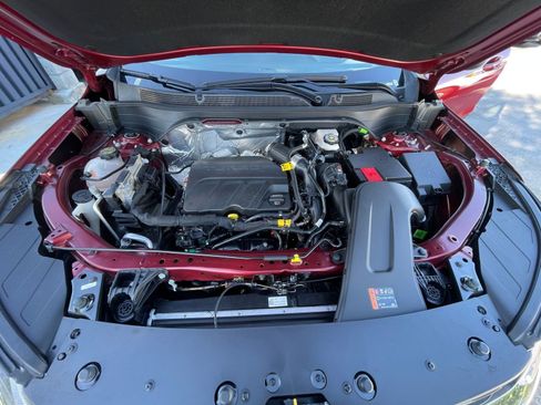 Used 2025 Chevrolet Trax LT image 32