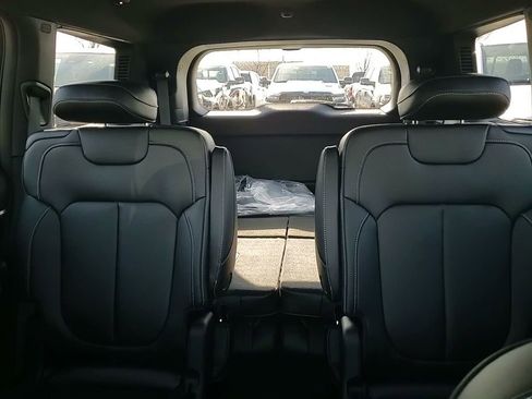 New 2026 Jeep Grand Cherokee L Limited image 36