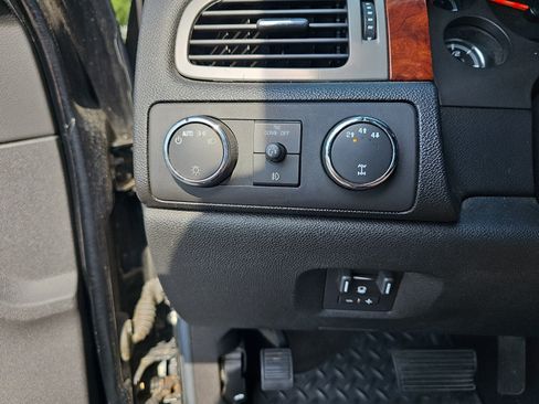 Used 2009 Chevrolet Silverado 3500 LTZ w/ LTZ Plus Package AWD/4WD image 27
