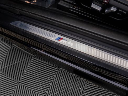 Used 2018 BMW M4 Convertible w/ Competition Package image 12