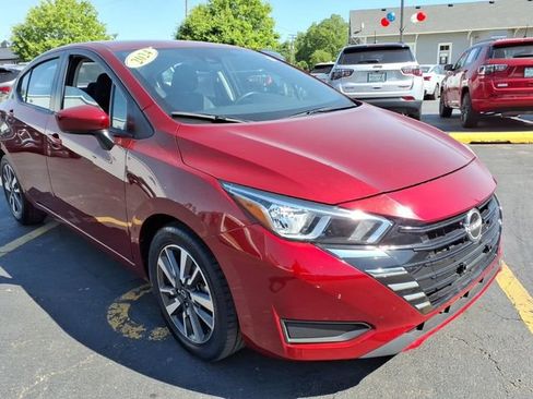 Used 2024 Nissan Versa SV FWD image 5