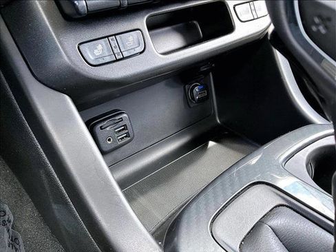 Used 2022 GMC Canyon AT4 w/ Driver Alert Package AWD/4WD image 23