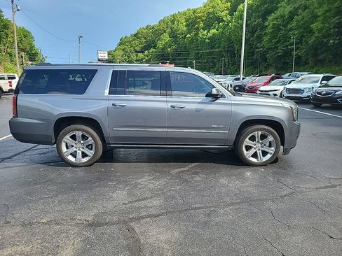 Used 2020 GMC Yukon XL Denali w/ Denali Premium Package AWD/4WD image 6