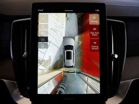 Used 2025 Volvo XC90 T8 Plus w/ Protection Package Premier AWD/4WD image 17