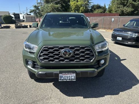 Used 2021 Toyota Tacoma TRD Off-Road w/ Technology Package AWD/4WD image 19