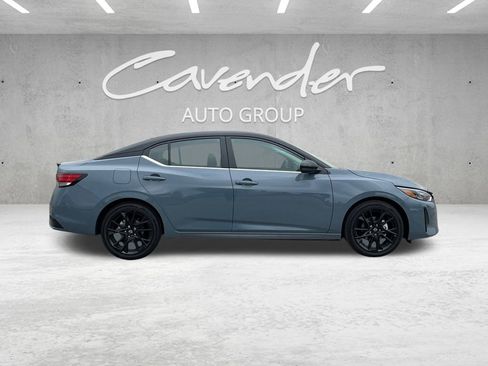 New 2025 Nissan Sentra SR w/ Midnight Edition image 17