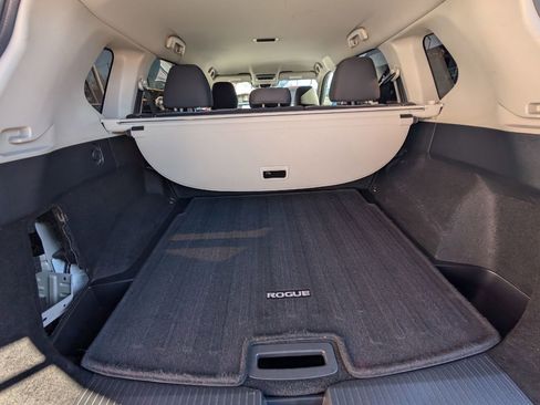 Used 2021 Nissan Rogue SV FWD image 19