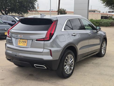 Used 2025 Cadillac XT4 Premium Luxury FWD image 3