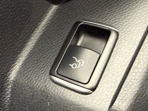 Used 2015 Mercedes-Benz GLK 350 2WD image 18