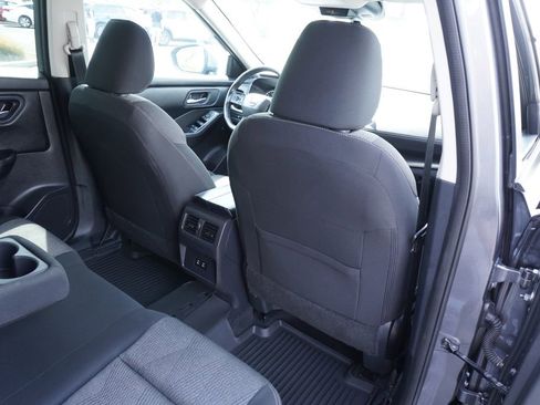 Certified 2025 Nissan Rogue SV image 10