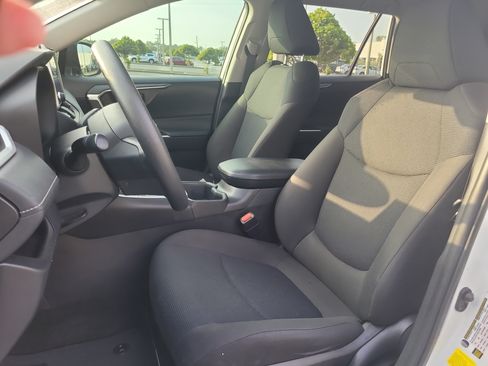 Certified 2023 Toyota RAV4 LE FWD image 20