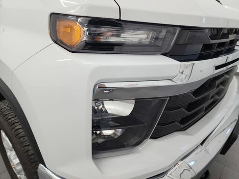 Used 2024 Chevrolet Silverado 2500 LT image 22