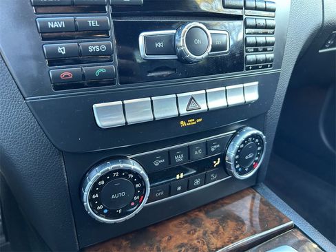 Used 2012 Mercedes-Benz C 250 Sedan w/ Comand Single Disc Pkg image 28