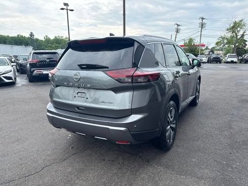 Used 2026 Nissan Rogue SL AWD/4WD image 2