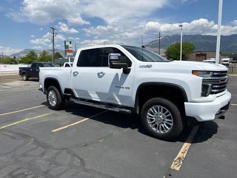 Used 2022 Chevrolet Silverado 2500 High Country AWD/4WD image 3