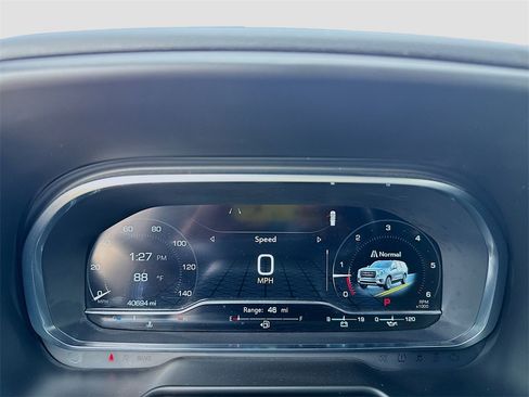 Used 2024 GMC Yukon XL SLT w/ SLT Luxury Package image 15