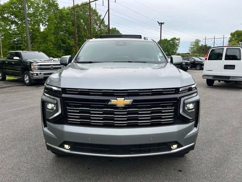Used 2025 Chevrolet Tahoe High Country AWD/4WD image 3