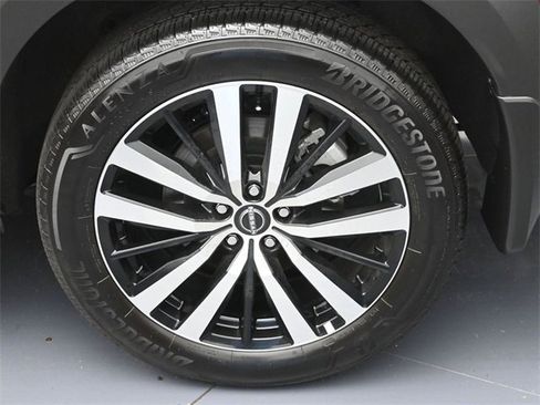 Used 2025 Nissan Pathfinder Platinum image 8