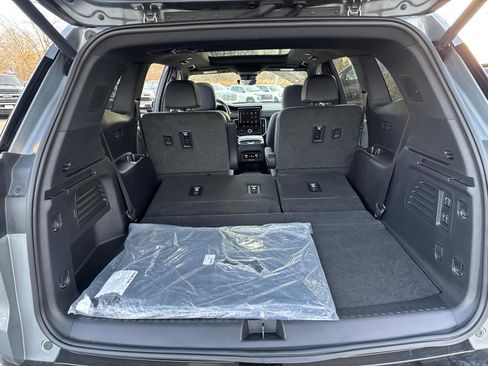 New 2025 GMC Acadia Denali w/ Super Cruise Package image 37