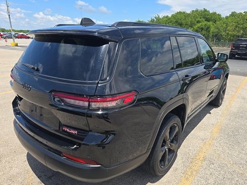 Used 2023 Jeep Grand Cherokee L Laredo AWD/4WD image 2