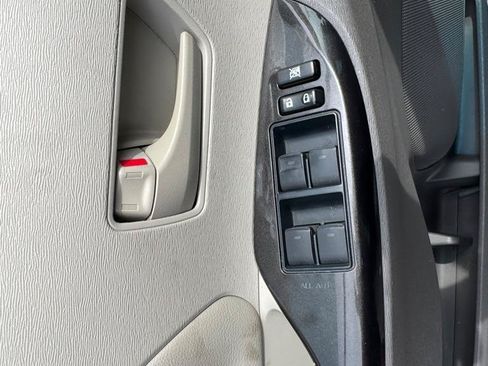 Used 2014 Toyota Sienna LE FWD image 23