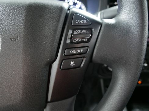 Used 2023 Nissan Frontier SV w/ Midnight Edition Package image 28