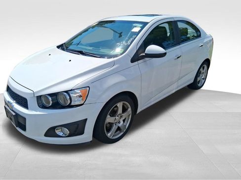 Used 2014 Chevrolet Sonic LTZ FWD image 4