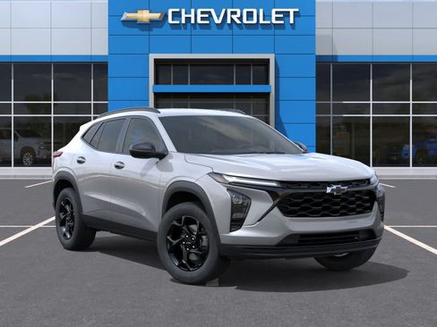 New 2026 Chevrolet Trax LT w/ Midnight Edition FWD image 7