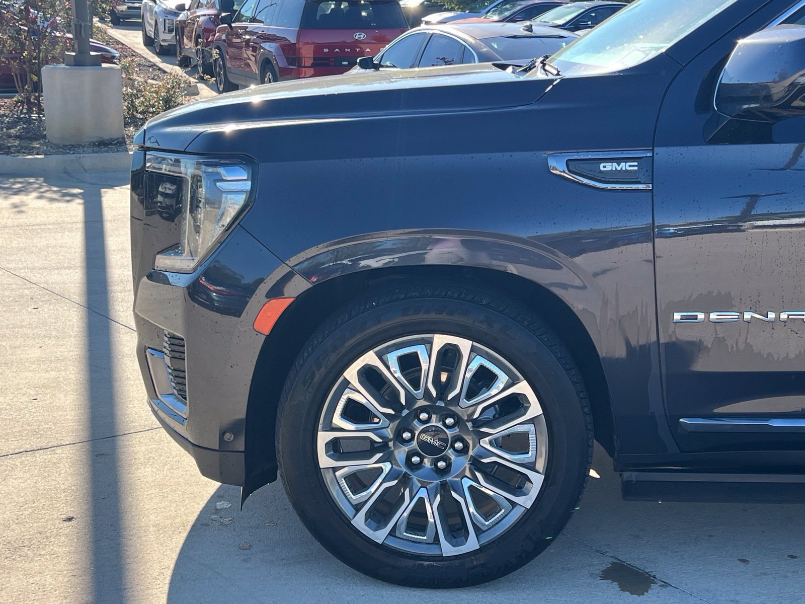 Used 2023 GMC Yukon Denali Ultimate AWD/4WD image 8