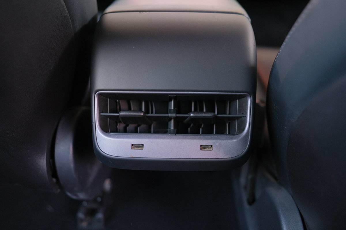 Used 2020 Tesla Model 3 Standard Range RWD image 26