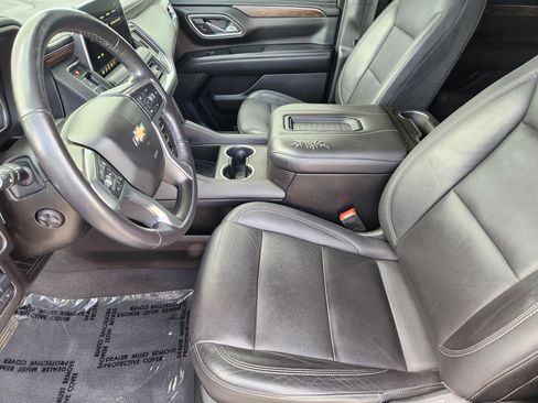 Used 2021 Chevrolet Tahoe LT w/ LT Signature Package image 12