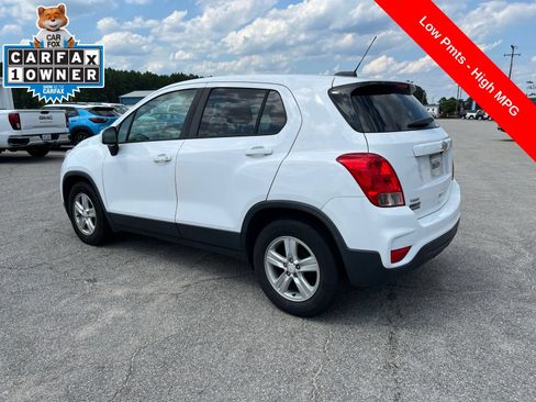 Used 2020 Chevrolet Trax LS w/ Tint and Cruise Package FWD image 3