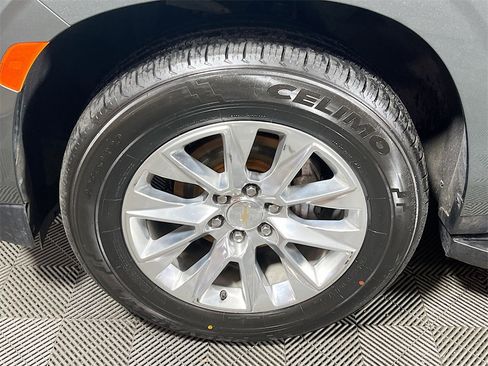 Used 2023 Chevrolet Suburban Premier image 33