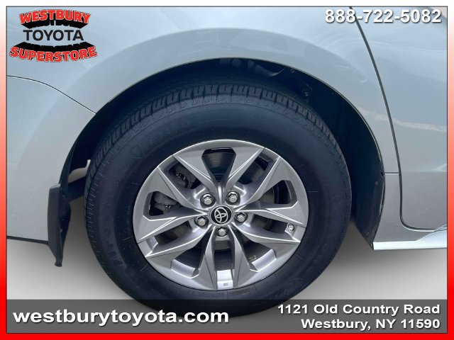 Used 2021 Toyota Sienna XLE FWD image 14