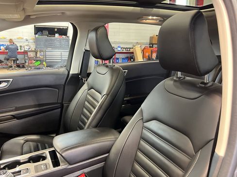 Used 2024 Ford Edge SEL w/ Convenience Package image 15