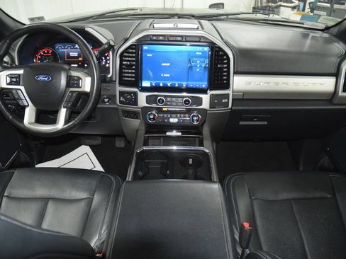 Used 2022 Ford F250 Lariat w/ Black Appearance Package AWD/4WD image 35