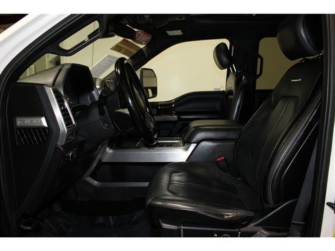 Used 2017 Ford F150 Platinum w/ Equipment Group 701A Luxury image 11